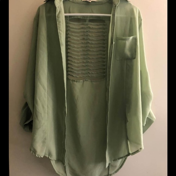 Ya Los Angeles - Long sleeve button down flowy top - cut out back - Picture 4 of 7